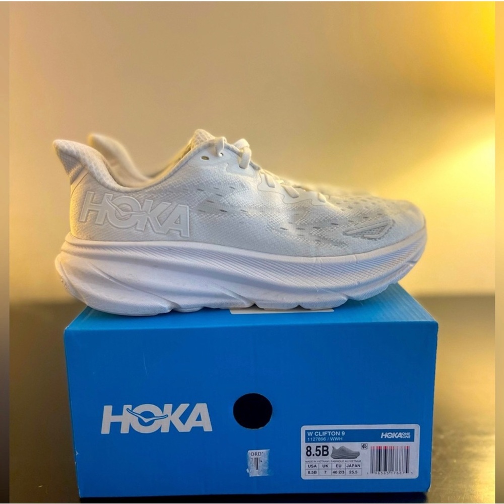 HOKA Clifton 9